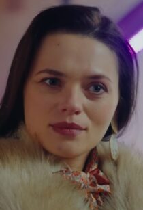 دانلود فیلم کوتاه Rich Girl Buys Homeless Man 2023388207-1813620920